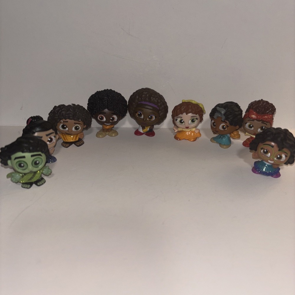 Disney‎ Doorables Lot Of 9 Figures Encanto